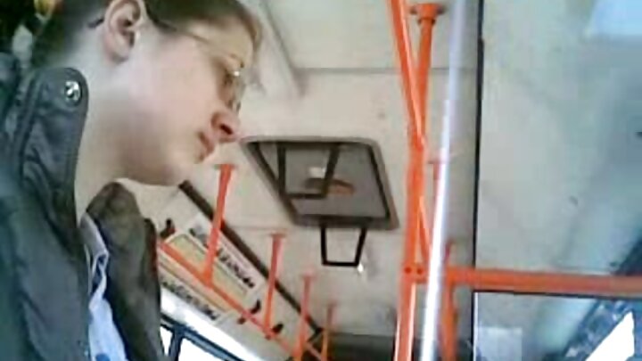 Има момчета с големи членове в града. Тимоша изненада селското момиче с размерите и нежността си.