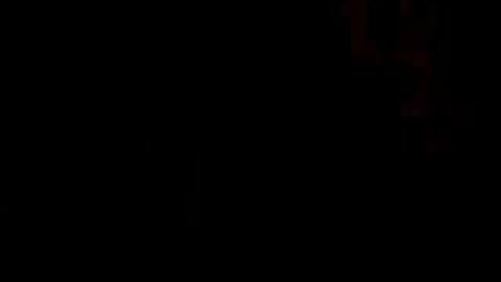 Мъж се засне как прави орален секс на жената на друг мъж, чукайки я в устата с големия си пенис.